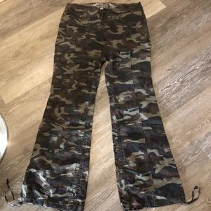 Garage camouflage pants